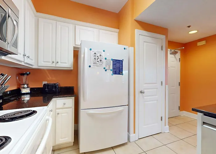Waterfront With Expansive Corner Balcony Grill Area & Multiple Shared Pools Holiday home