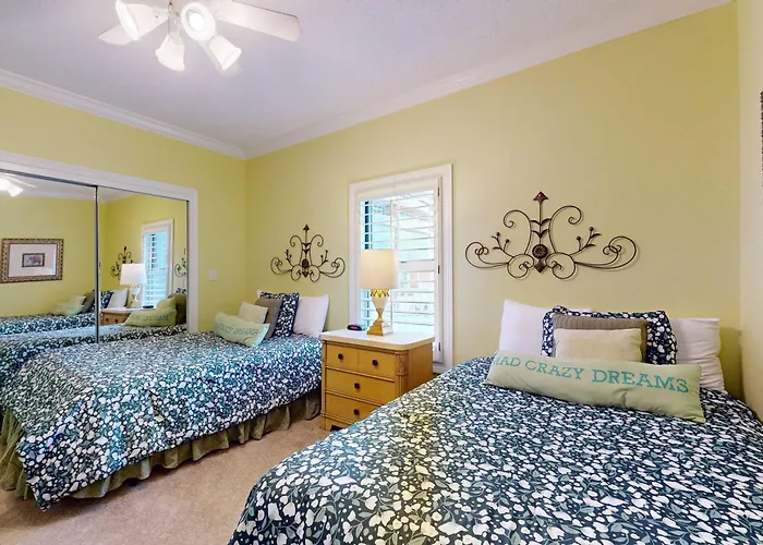 Holiday home Waterfront With Expansive Corner Balcony Grill Area & Multiple Shared Pools *